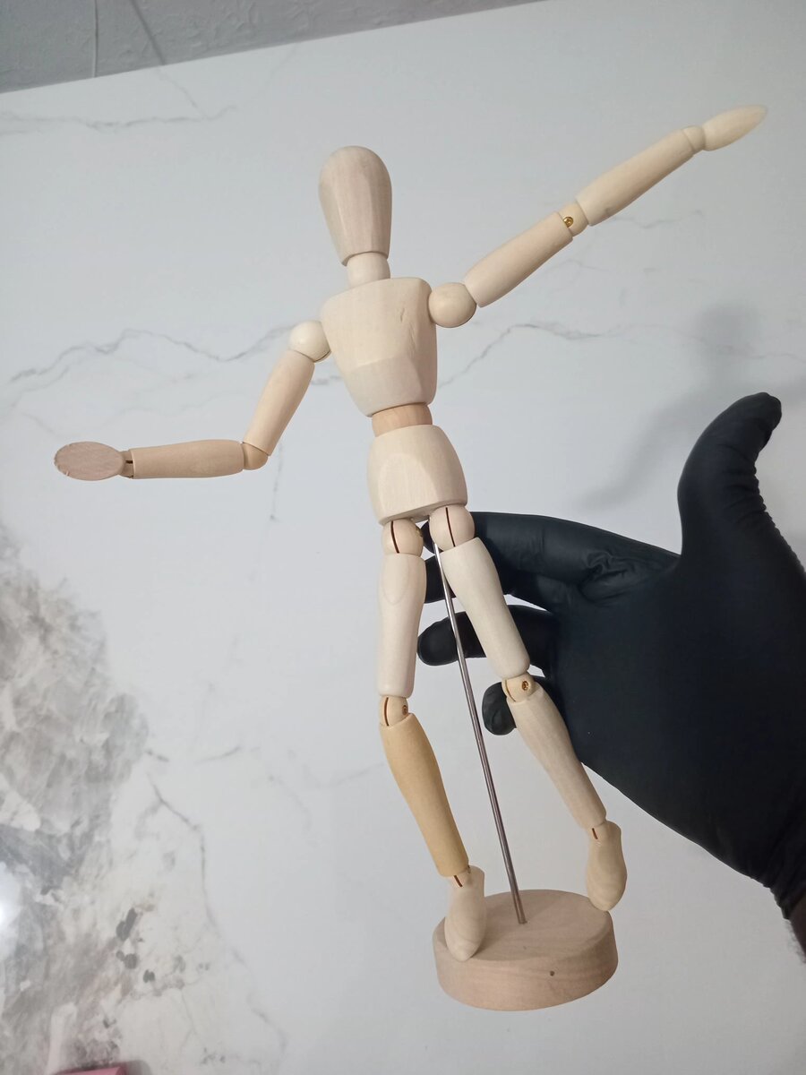 Mannequin articulé en bois