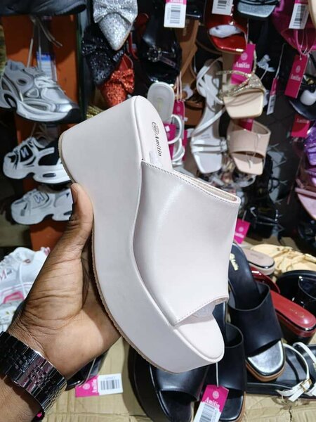 Sandale compensée mode femme