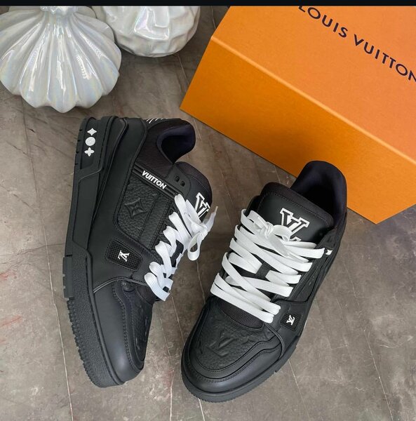 Baskets noires tendance