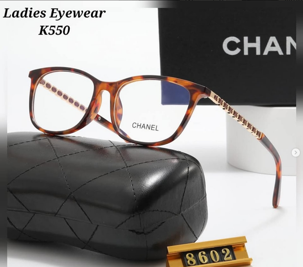Women's glasses in leopard print Chanel 