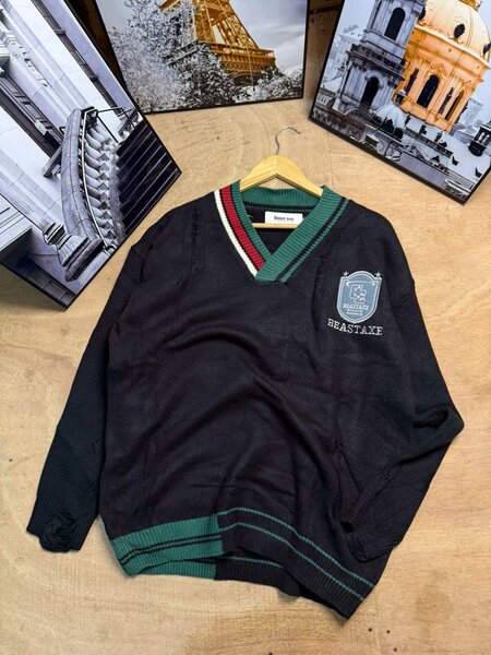 Pull en tricot à col en V