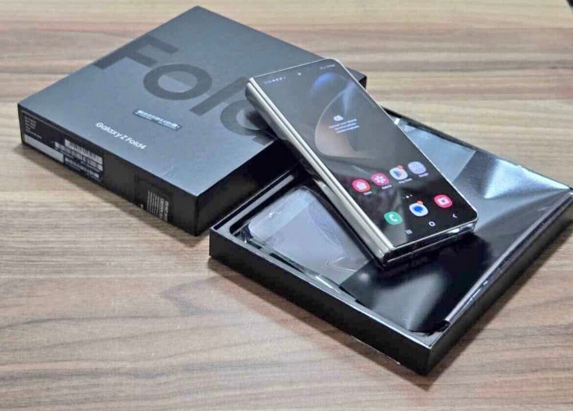 Samsung Galaxy Z Fold4 Smartphone