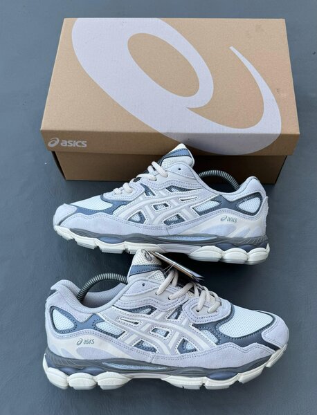 Baskets ASICS confort durable