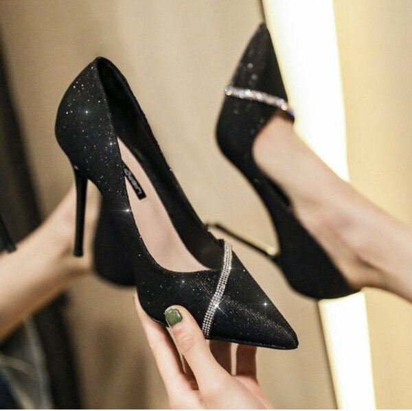 Escarpins élégants à strass