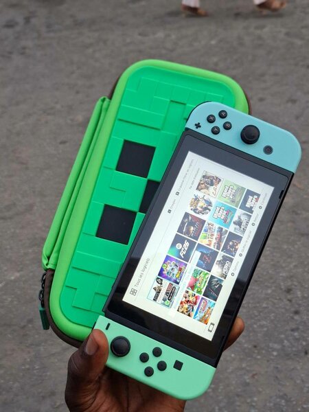 Nintendo Switch  - Console