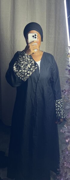 Abaya noire élégante pour femmes