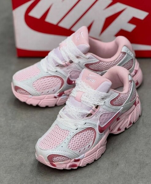 Chaussures Nike pour femme en rose et blanc