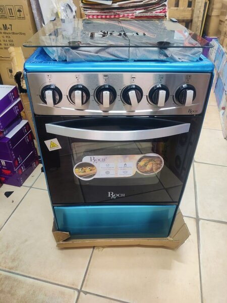 Four électrique avec plaques de cuisson