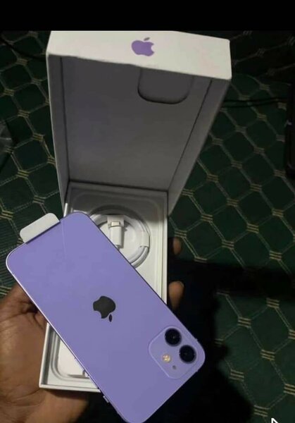Apple iPhone violet