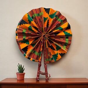 Éventail africain coloré