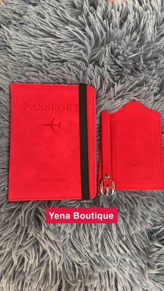 Porte-passeport et étiquette rouge