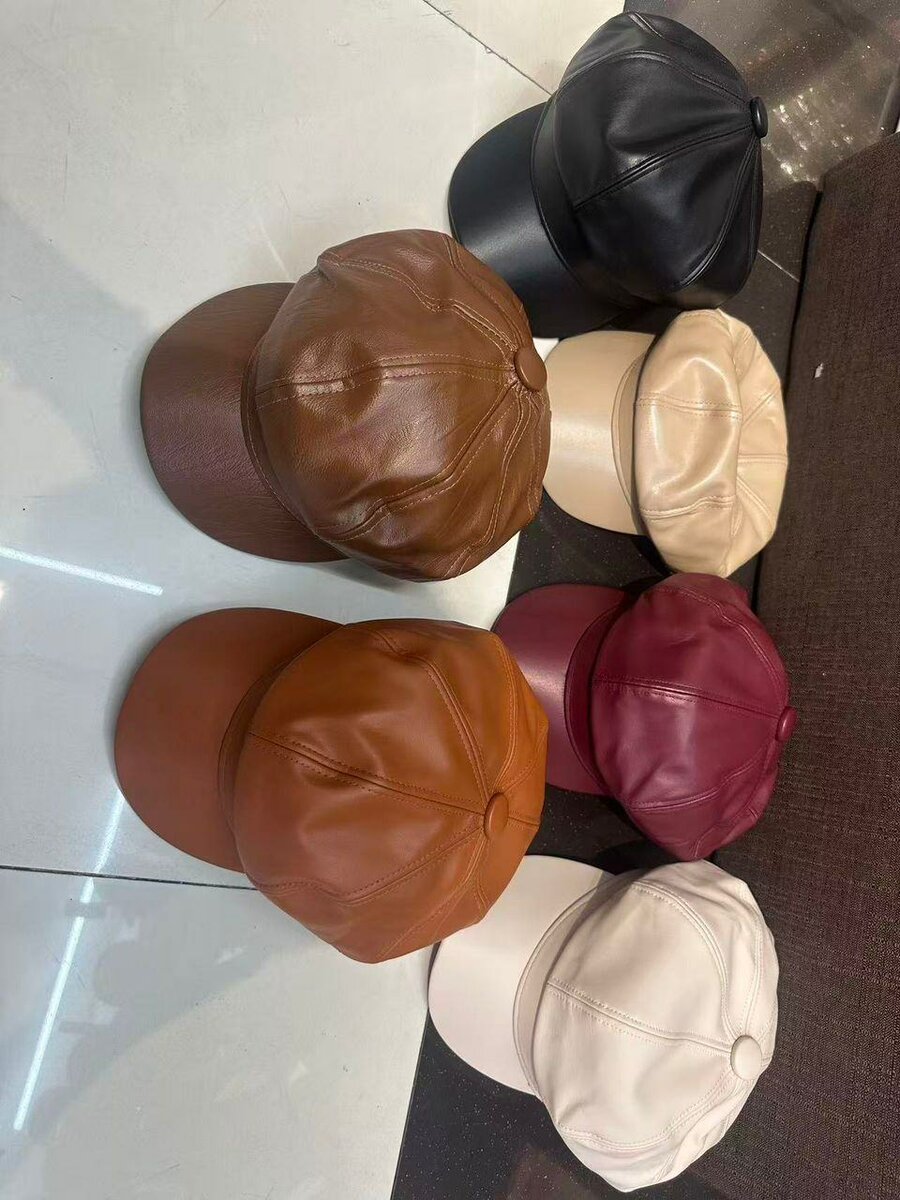 Casquettes en cuir élégantes