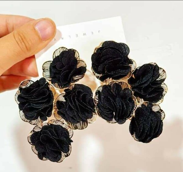 Elegant Black Rose Earrings