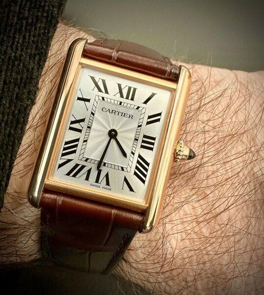 Montre élégante en cuir