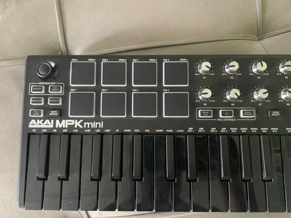 PIANO MIDI  MINI AKAÏ MPK