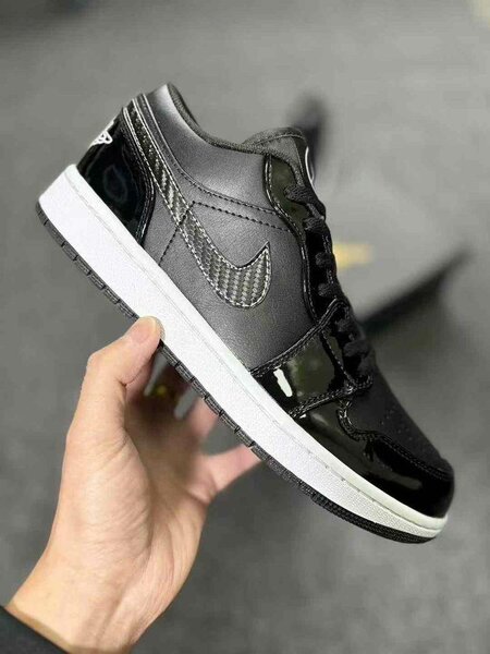 Baskets noires tendance