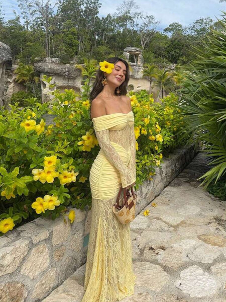 Robe longue en dentelle jaune