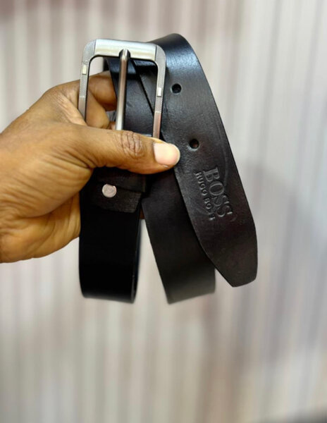 Ceinture en cuir noir élégante