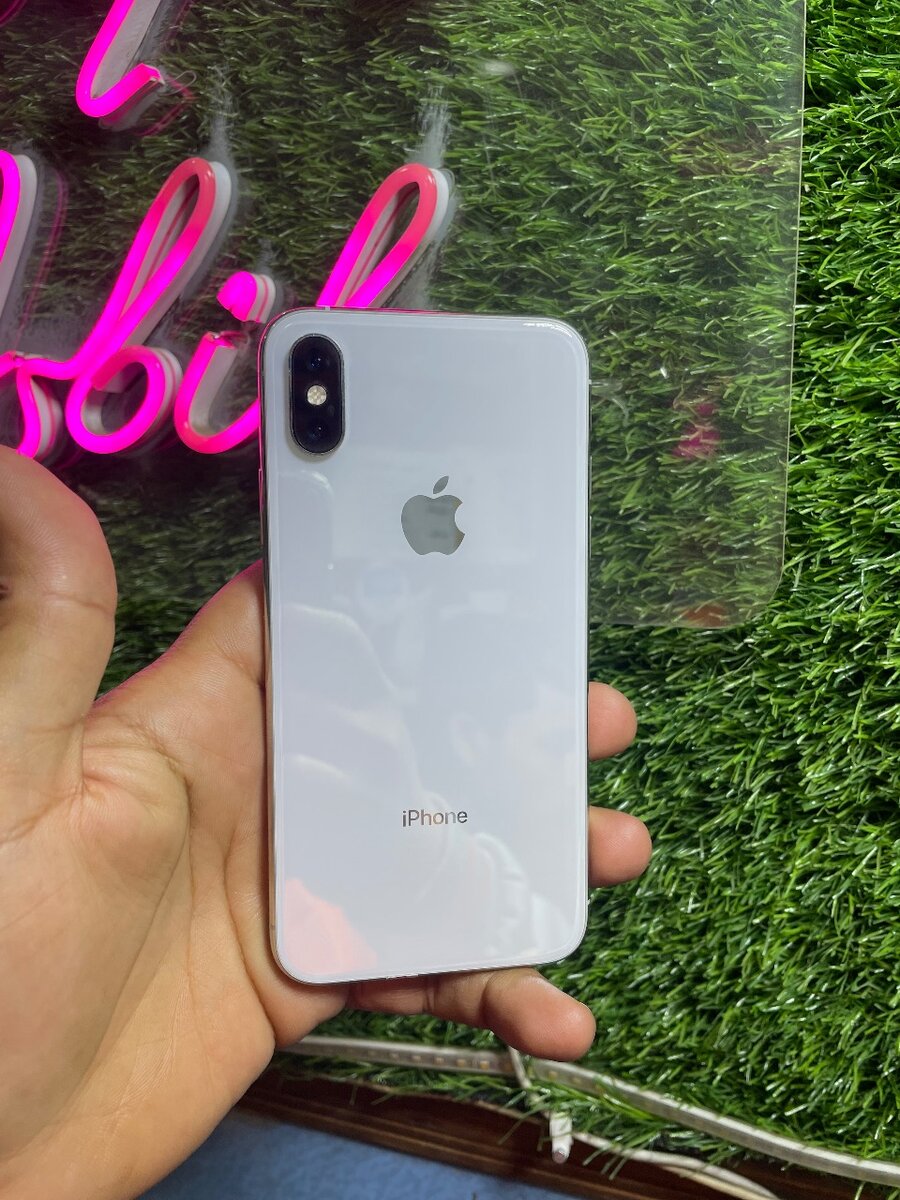 Iphone xs factory unlock