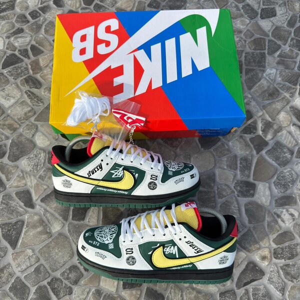 Nike SB Dunk x Stussy Vert