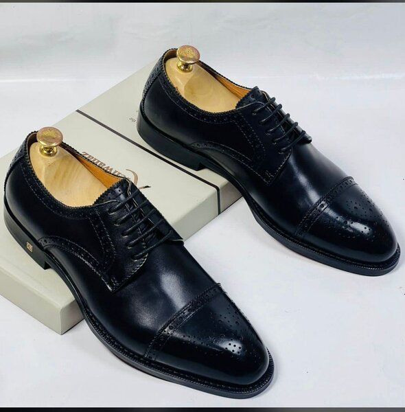 Men classic shoes