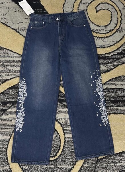 Jean baggy brodé chic