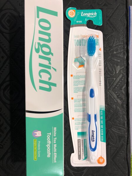 Brosse +pâte dentifrice