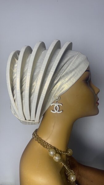 Chapeau Turban Beige Élégant