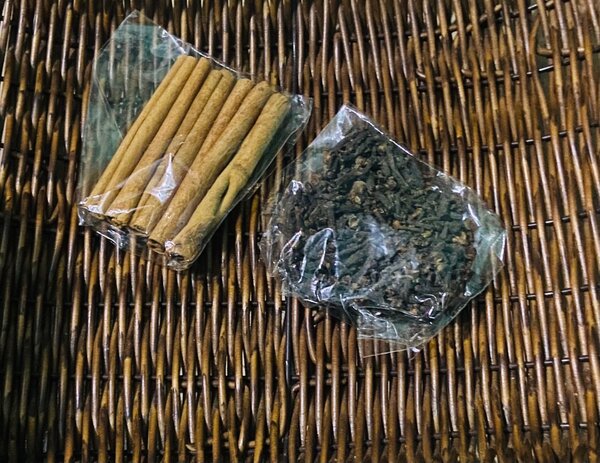 Cannelle +clous de girofle