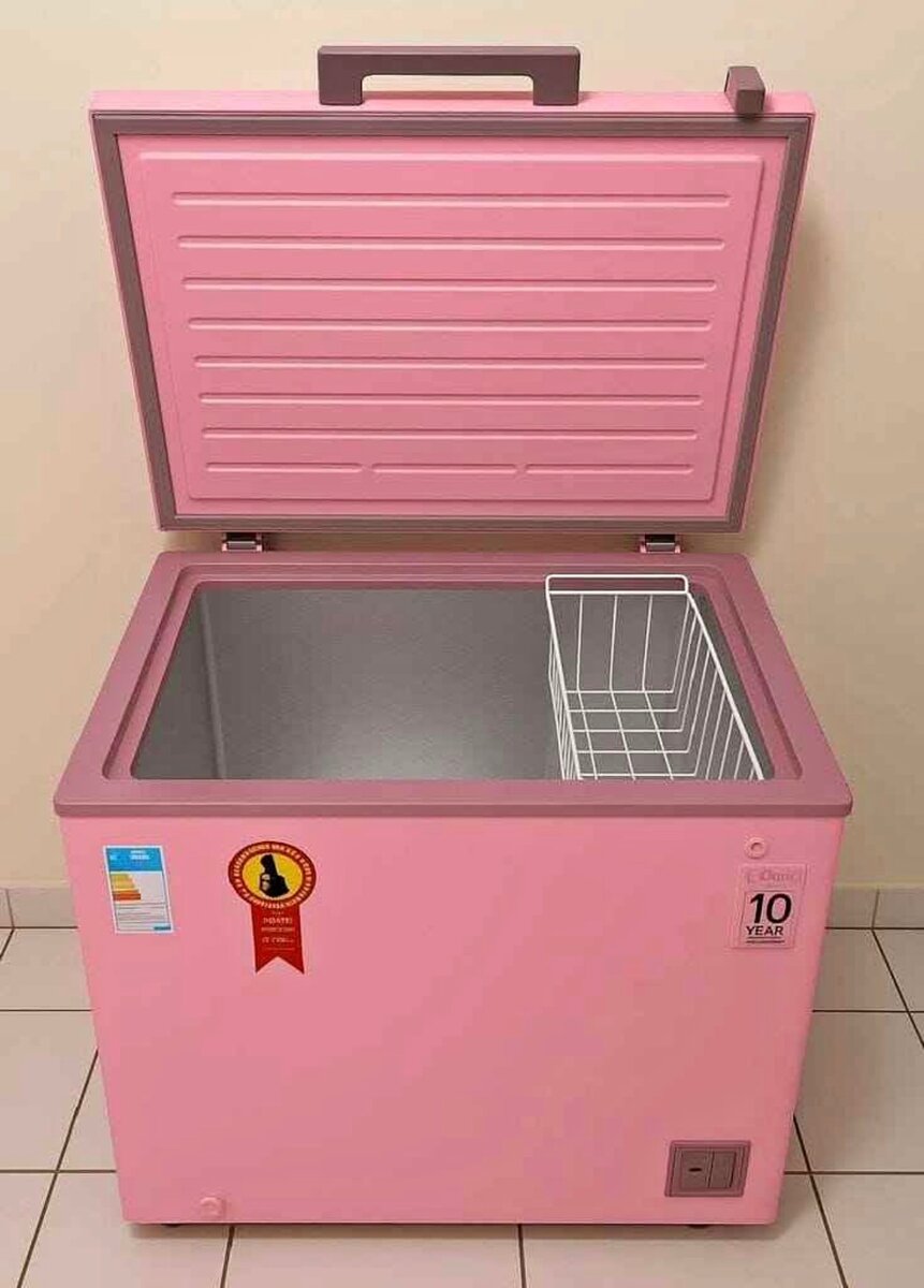 Congélateur coffre rose