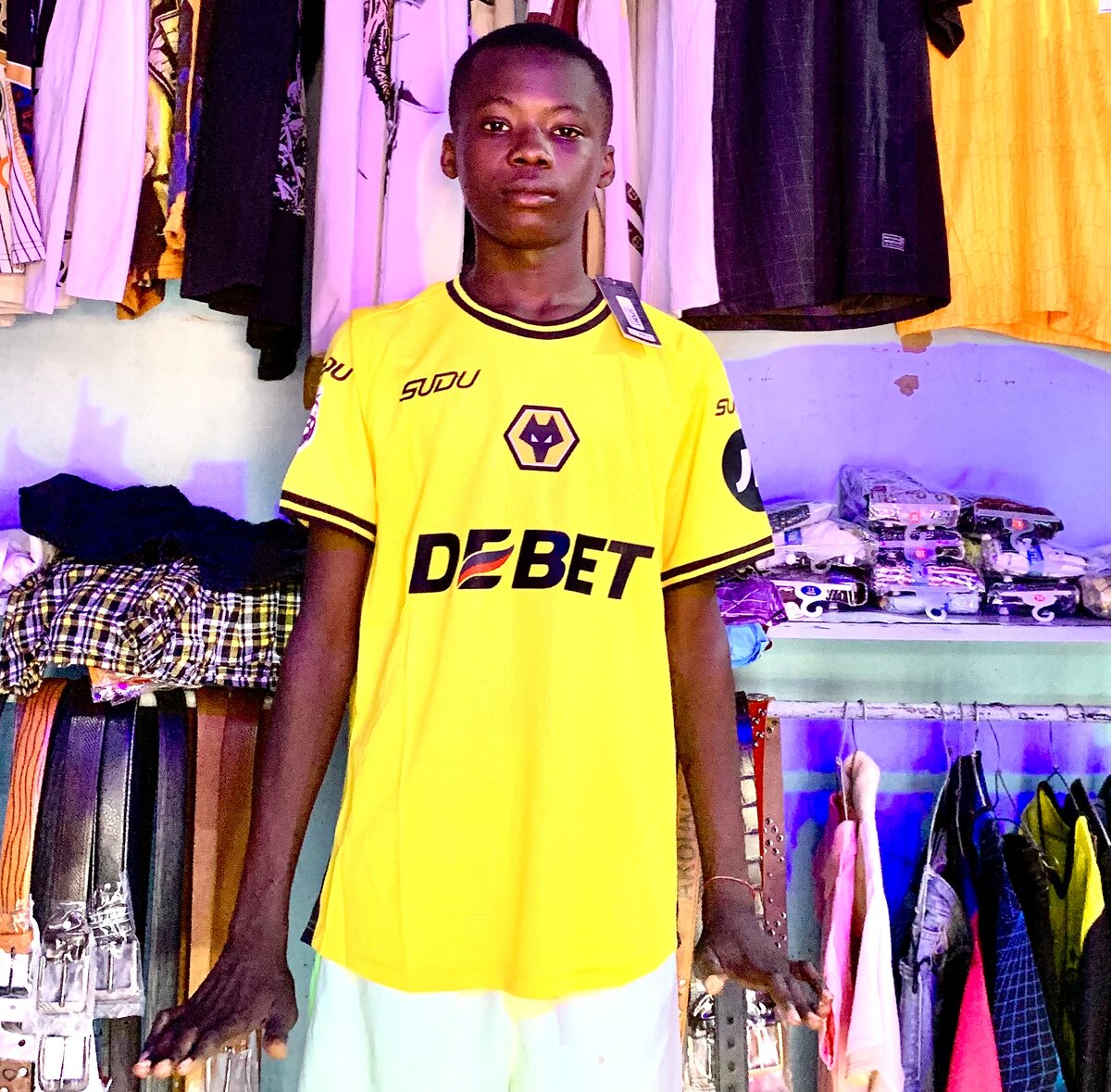 Maillot de football jaune