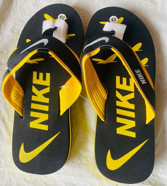 Tongs Nike Noires et Jaunes