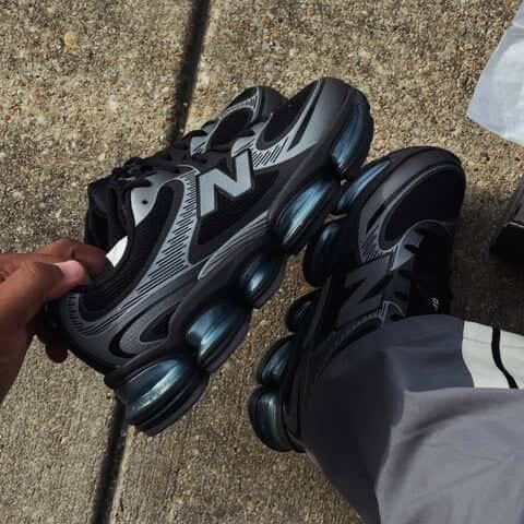 New Balance Abzorb Sneakers