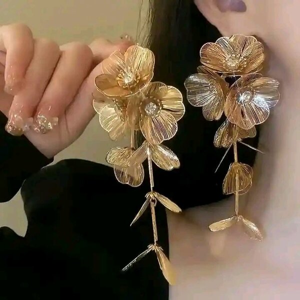 Boucles d'oreilles fleurs en métal doré