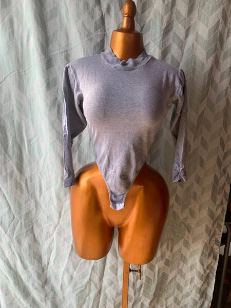 Body gris à manches longues