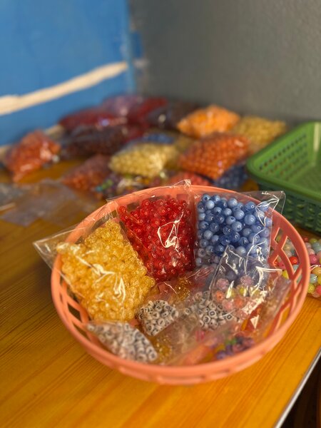 Perles colorées DIY