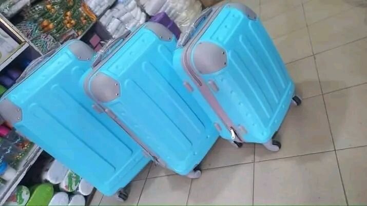 Valise rigide ABS à roulettes