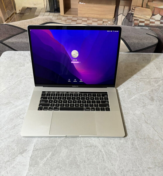 MacBook Pro 2017 i7 16/2To