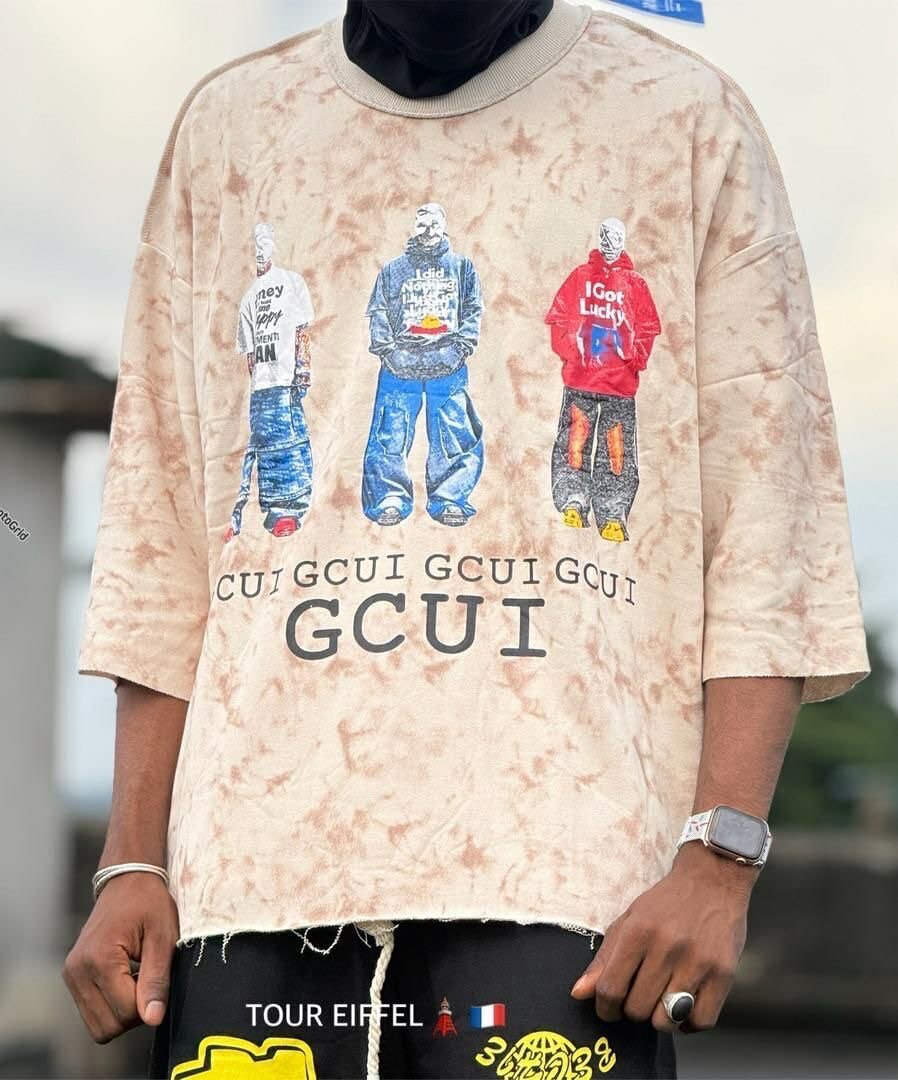 T-shirt graphique moderne