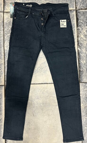 Jean slim noir Lee 726