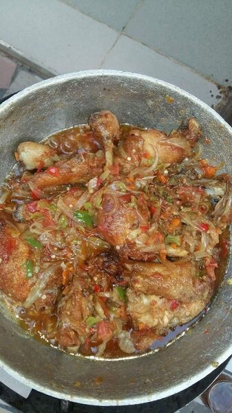 Poulet mijoté épicé maison