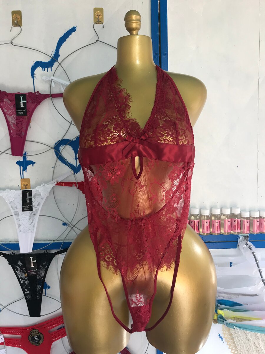 Ensemble lingerie rouge dentelle