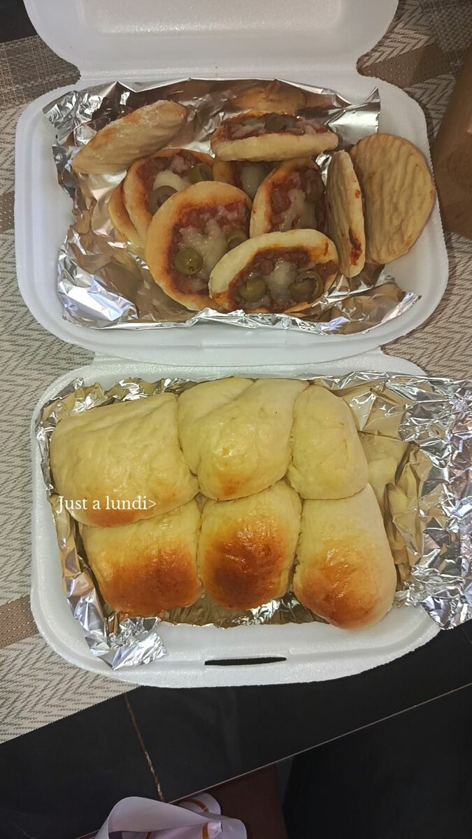 Pains fourré fromage.