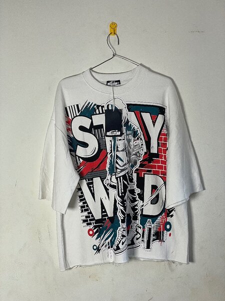 T-shirt graphique "Stay Wild"