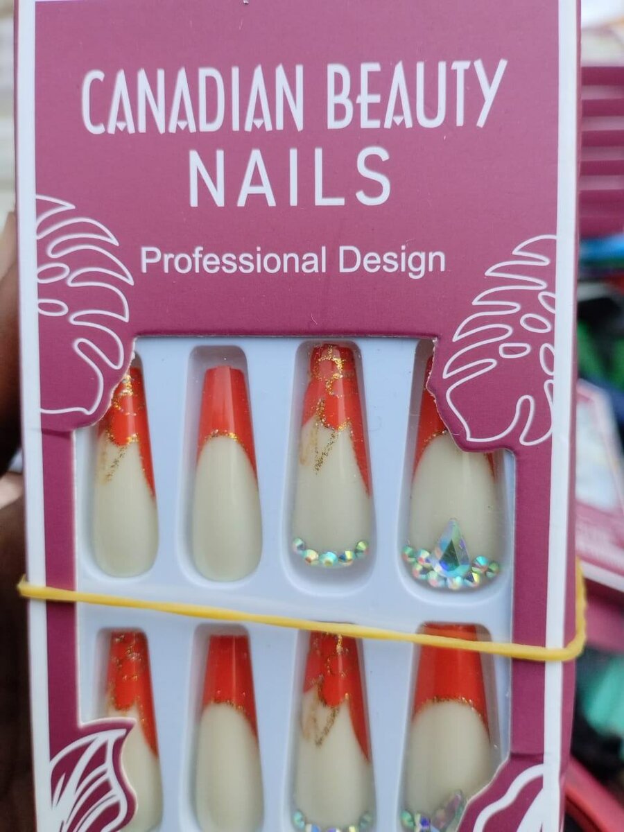 Press on nails