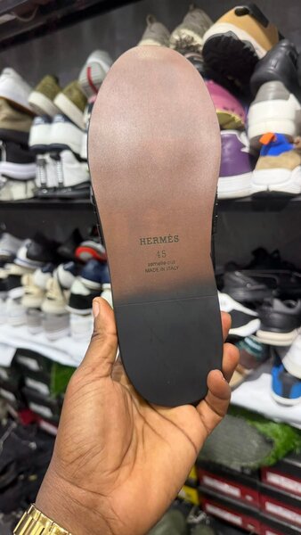 Chaussures mules en cuir noir pour hommes