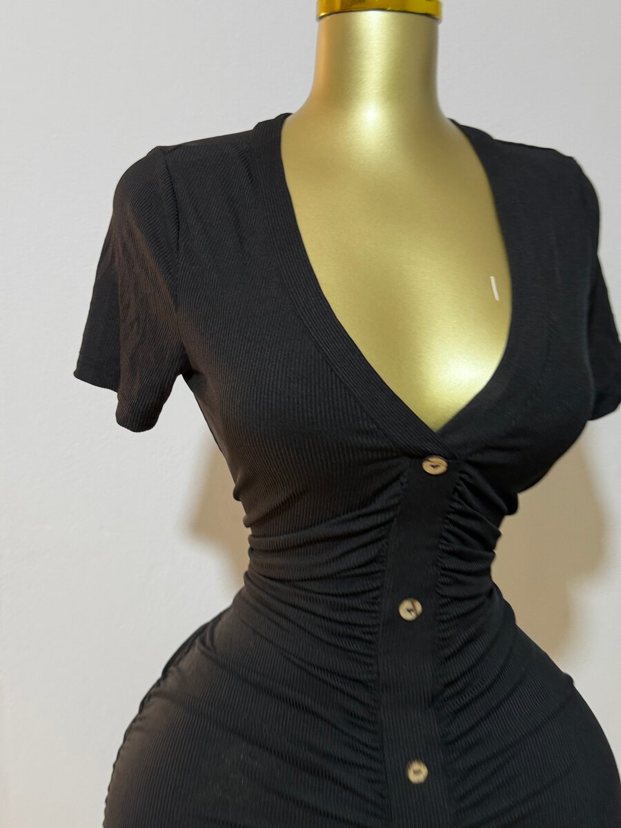 Robe noire courte et élégante pour femmes