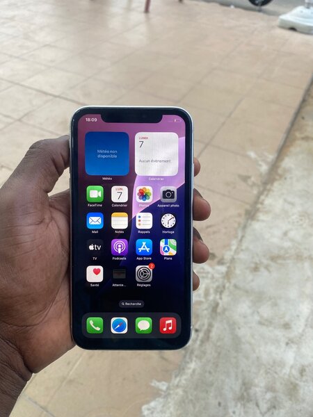 iPhone XR Blanc, sans Face ID