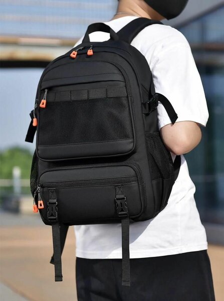 SAC À DOS CLASSIQUE ET IMPERMÉABLE