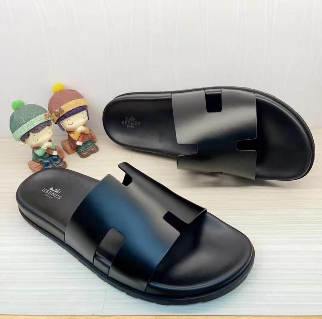 Sandales en cuir noir élégantes